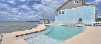Paradise on Copano Bay ~ Complementary Kayaks ~ Pier and Pool 