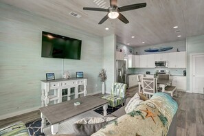 Living area - Paradise on Copano Bay ~ Complementary Kayaks ~ Pier and Pool  (Rockport)