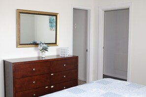 3 bedrooms, iron/ironing board, bed sheets - First Monday ~New to VRBO~ Brasher Family Farm: Roughly 6 miles to First Monday (Grand Saline)