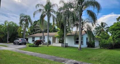 Private Apt Kendall - Near Zoo and Miami D College