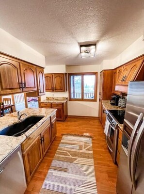 Fridge, microwave, oven, stovetop - Tastefully updated Cabin with a hot tub! (Star Valley Ranch)