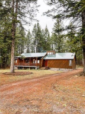 Exterior - Tastefully updated Cabin with a hot tub! (Star Valley Ranch)