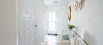 Thorold. New 3BR 2BA Townhome, 19 km to Niagara