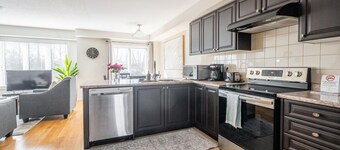 Thorold. New 3BR 2BA Townhome, 19 km to Niagara