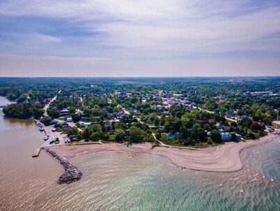 Port Elgin. New Houses Near Huron Lake