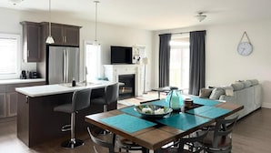 14 bedrooms - Port Elgin. New Houses Near Huron Lake (Saugeen Shores)