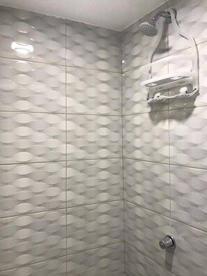 Asciugamani, sapone, carta igienica