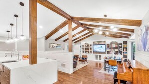 Room - Georgina. New 4 Bedroom House Near Lake Simcoe (Georgina)