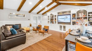 Room - Georgina. New 4 Bedroom House Near Lake Simcoe (Georgina)