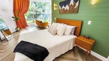 1 bedroom, desk, travel crib, free WiFi