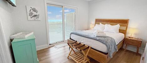 3 室のベッドルーム、WiFi (無料)、ベッドシーツ