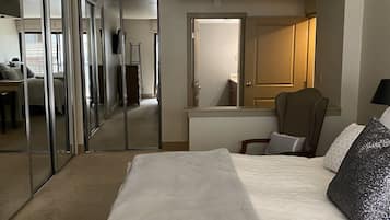 2 bedrooms, iron/ironing board, bed sheets