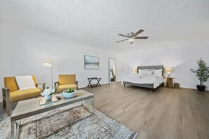 3 bedrooms, desk, travel crib, WiFi
