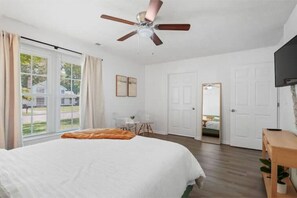 3 habitaciones, escritorio, cuna de viaje y wifi 