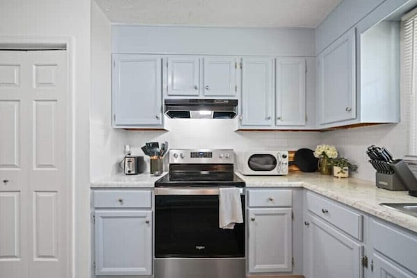 Opvaskemaskine, køkkentøj/tallerkener/redskaber