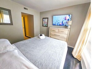2 slaapkamers, een strijkplank/strijkijzer, gratis wifi, beddengoed