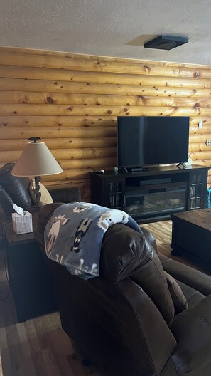 Smart-TV, DVD-Player, Stereoanlage