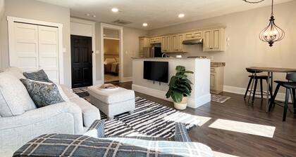 Walk to VA Hospital, Restaurants + More ~ Excellent for Traveling Professionals!