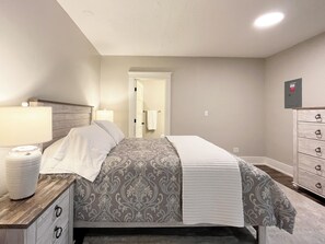 1 chambre, fer et planche Ă repasser, Wi-Fi gratuit, draps fournis