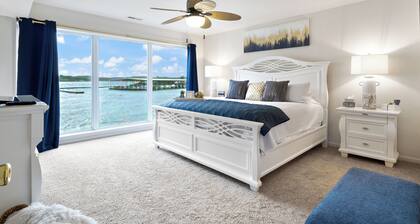 Beautiful Lakefront Condo - 2 Master Suites and Queen Sofa Bed