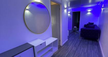Chic 2 Bedroom Flat