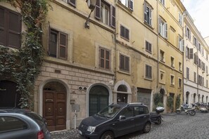 Exterior - GuestHost - Exclusive loft located on the fourth and fifth floor of an ancient and characteristic building without a lift.In 75 square meters it comfortably accommodates 4 people with two bedroomsBreathtaking terrace overlooking the cityA few steps from  (Roma)