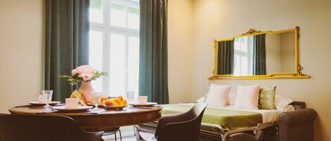 1 間睡房、熨斗/熨衫板、上網、床單