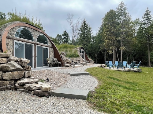 The Bay Shore Shire Waterfront ‘Hobbit’ Home • Stunning Sunsets • Earth Covered