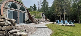 The Bay Shore Shire Waterfront ‘Hobbit’ Home • Stunning Sunsets • Earth Covered
