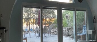The Bay Shore Shire Waterfront ‘Hobbit’ Home • Stunning Sunsets • Earth Covered