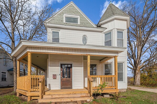 Exterior - Charming Victorian Home Near Downtown & Trails (Big Rapids)