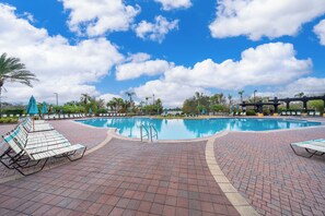 Pool - Vista Cay apartment completely renovated (Orlando)