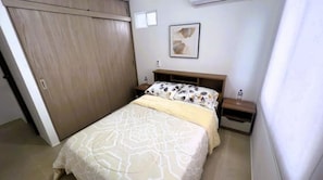 2 chambres, fer et planche à repasser, Wi-Fi, draps fournis