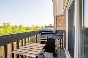 Exterior - Brampton. Stylish 3 Bedroom House (Brampton)