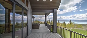 Summit Paradise at The Reserve | 7BR Sleeps 32 | Private Beach, 2 Pools, Hot Tub & Stunning V...