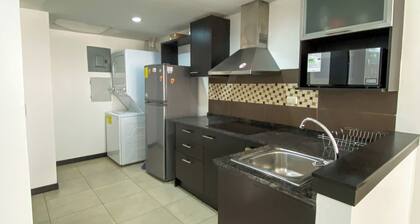 Hospédate en la mejor zona de Guayaquil, Lujoso apartamento en puerto Santa Ana