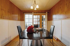 Dining - Coastal Getaway- Entire place (Havelock)