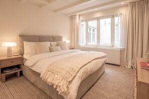 4 chambres, bureau, accès au Wi-Fi (inclus), literie fournie