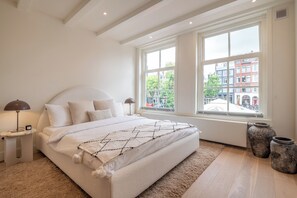 4 chambres, bureau, Wi-Fi gratuit, draps fournis