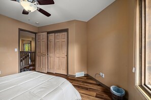 4 habitaciones, escritorio, wifi gratis y ropa de cama 