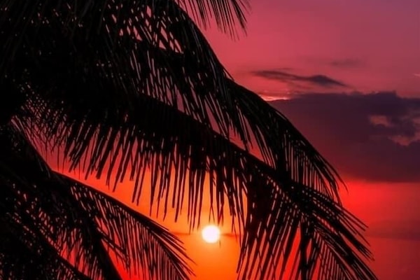 Amazing sunsets from Rum Point beach