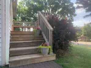 Property grounds - Kozy on King
 (Lincoln)
