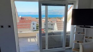 Apartment | 3 bedrooms - Apartments Louis - 250m to the Beach (Supetar)