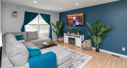 Quaint 4bd Home - 3 min to Adventureland & Casino!