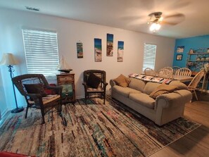 Living area - Resort-Like Location Steps to the Beach & Boardwalk w/Balcony Ocean View (North Wildwood)