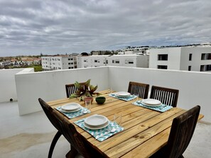 Outdoor dining - Azores Terrace Apartment T2 (Ponta Delgada)
