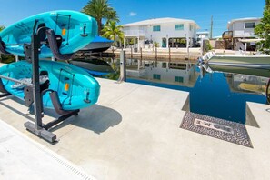 Marina - Games area, Htd Pool/Spa, Kayaks, 4BR/3BA, 75' dock deep canal, near beach. (Marathon)