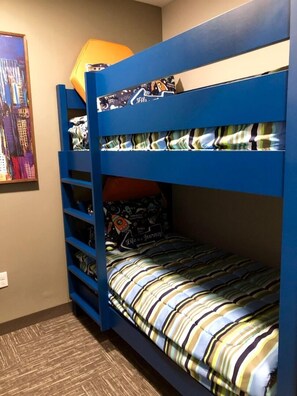 3 Schlafzimmer, Bügeleisen/Bügelbrett, kostenloses WLAN, Bettwäsche