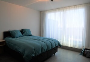 3 bedrooms, iron/ironing board, free WiFi