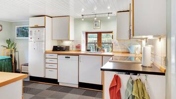 Fridge, microwave, oven, dishwasher